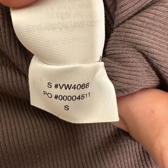 Vuori Pose Henley Jumpsuit Size Small Chocolate Athleisure $148.00 - Picture 8 of 11